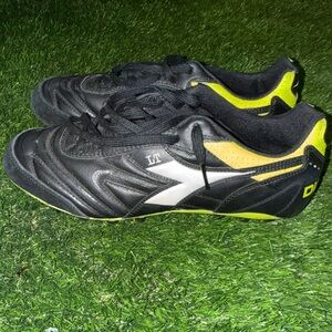 Diadora Black White Lime Athletic Soccer Shoes